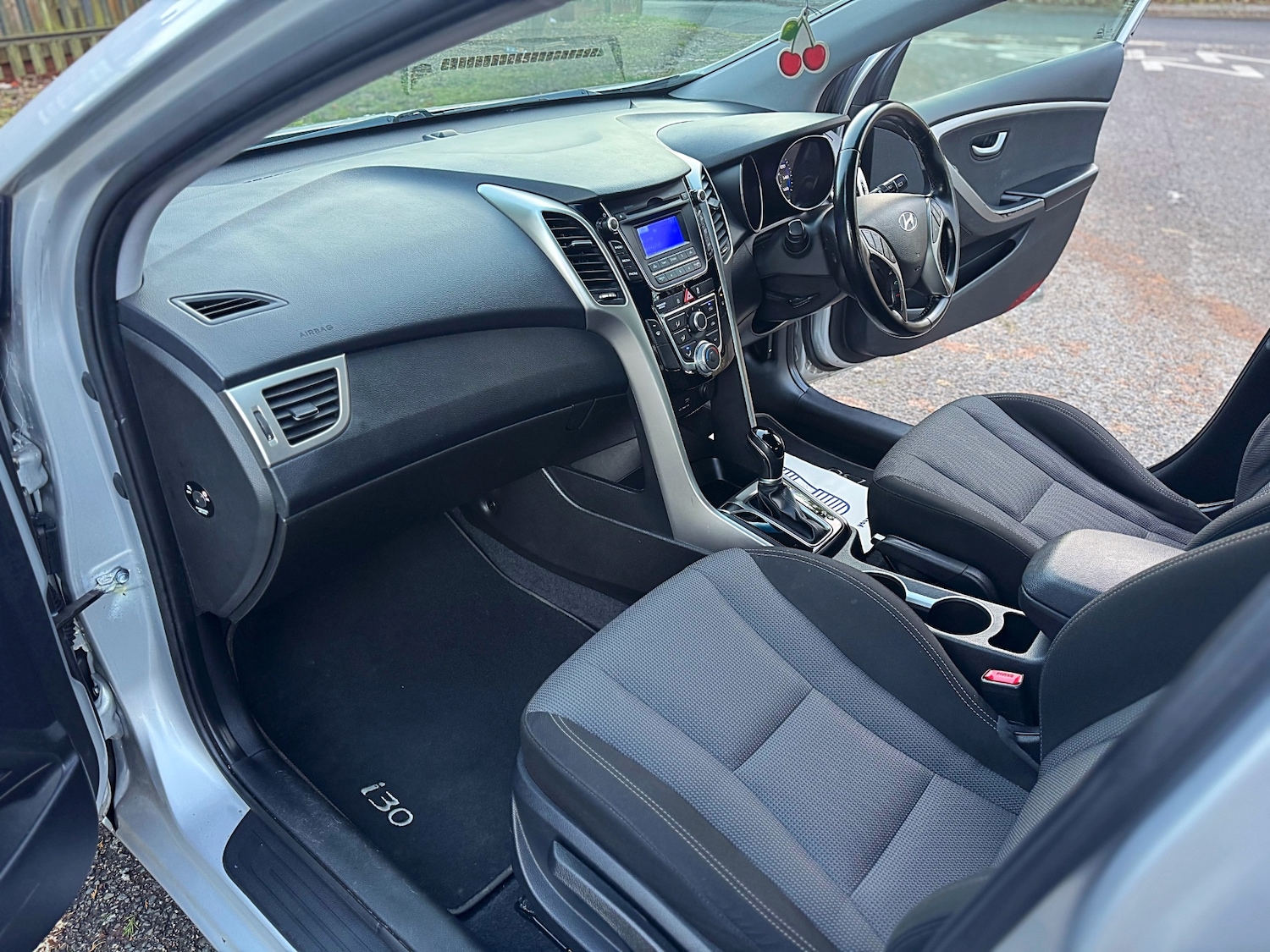 Used Hyundai i30 2015 for sale - 76663708: Photo 34