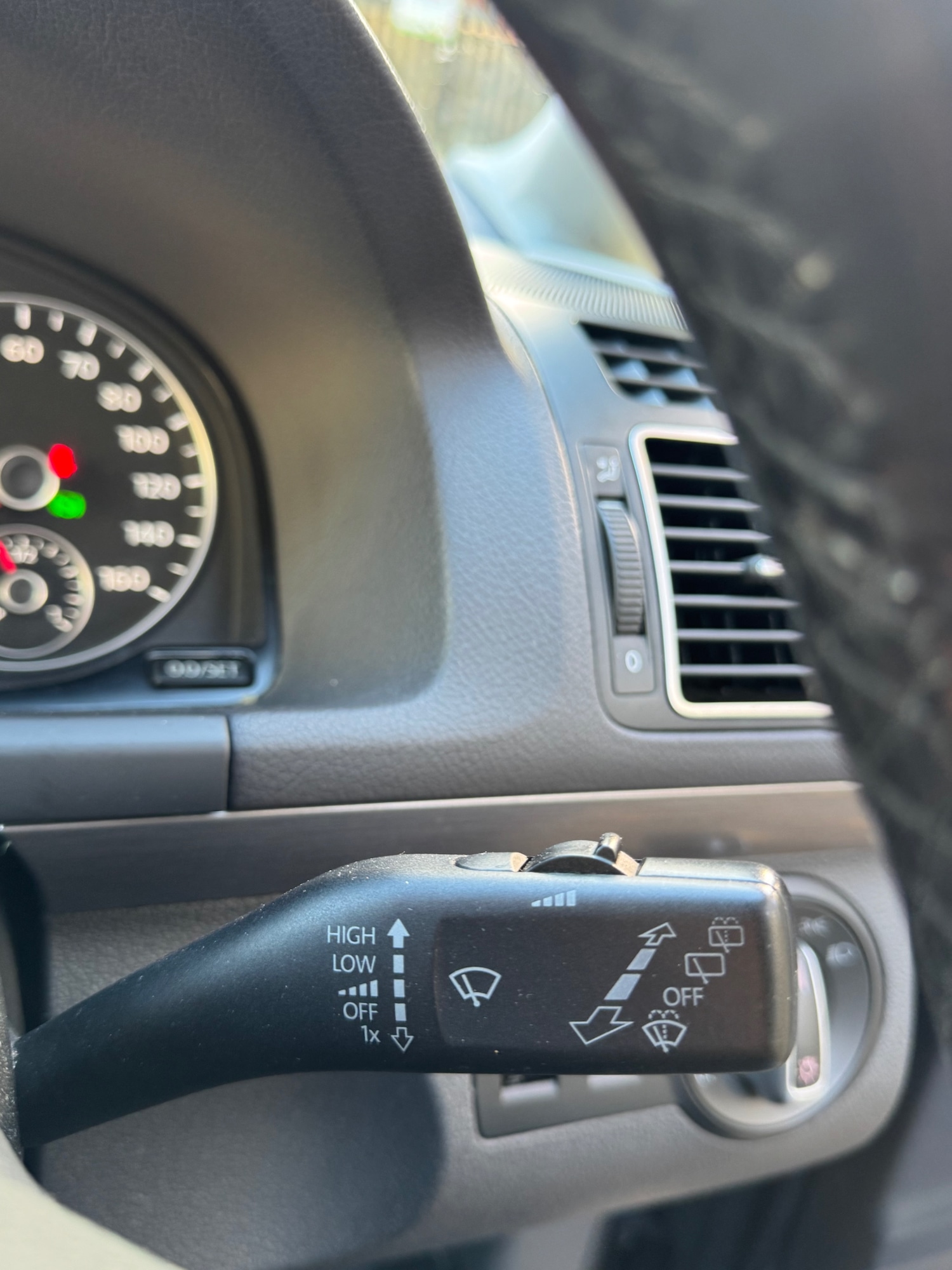 Used Volkswagen Touran 2011 for sale - 76446110: Photo 50