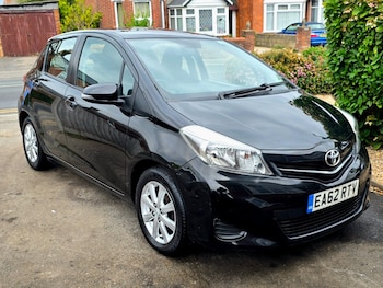 Used Toyota Yaris 2012 for sale - 79542790: Photo