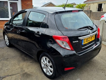Used Toyota Yaris 2012 for sale - 79542790: Photo