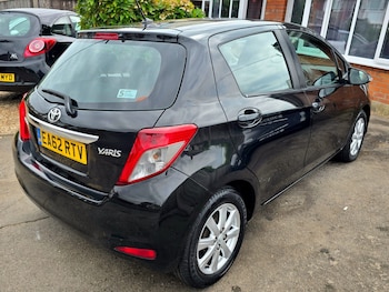 Used Toyota Yaris 2012 for sale - 79542790: Photo