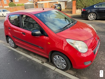 2011 (11) - 1.0 Cruz 5dr