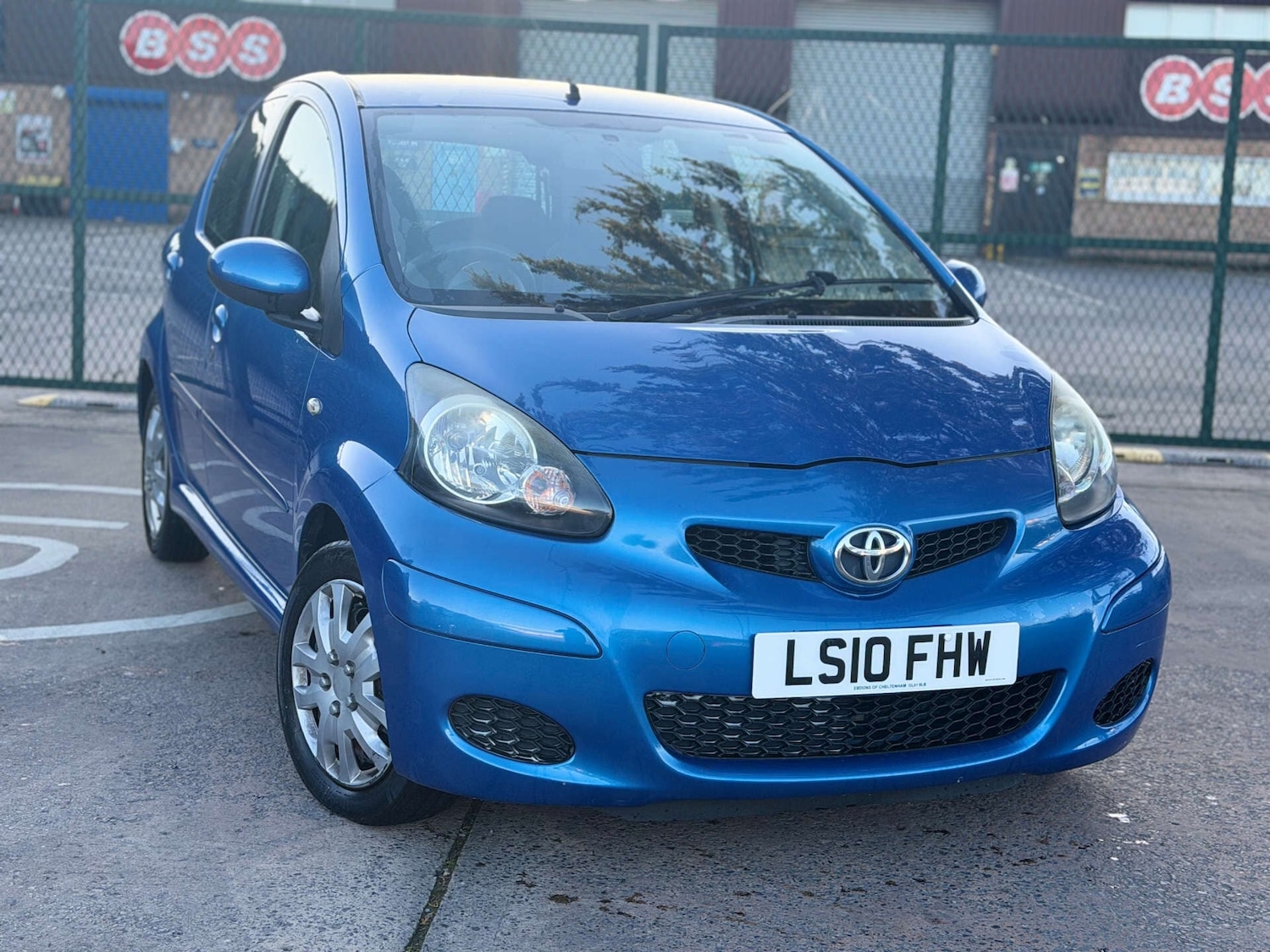 Used Toyota AYGO 2010 for sale - 77052971: Photo 2