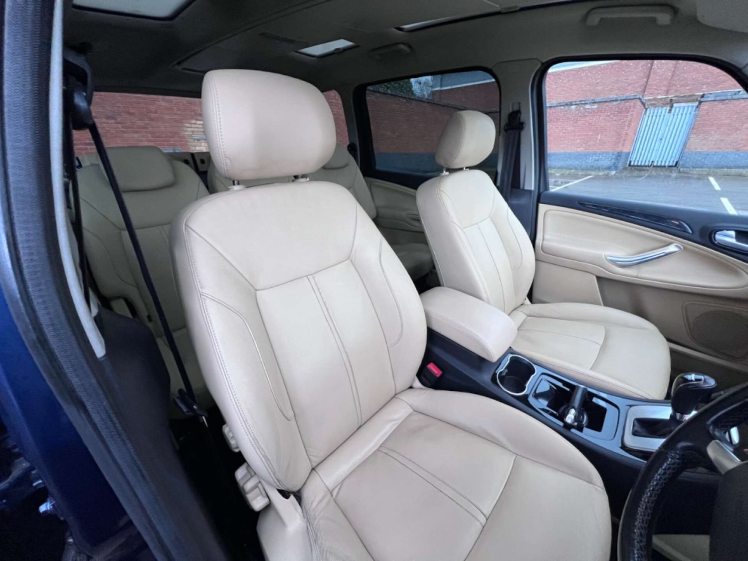 Used Ford Galaxy 2011 for sale - 76589098: Photo 32