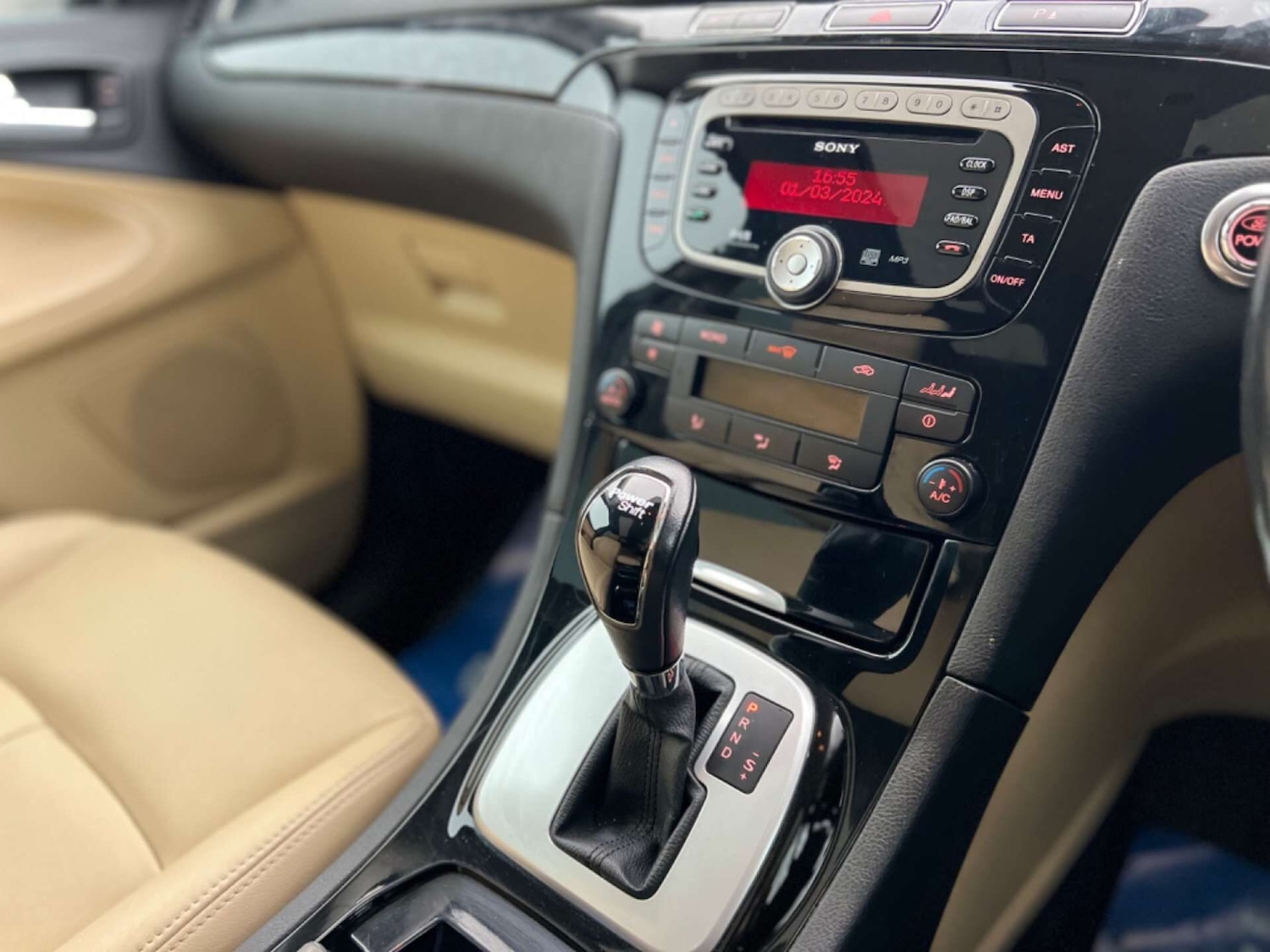 Used Ford Galaxy 2011 for sale - 76589098: Photo 35