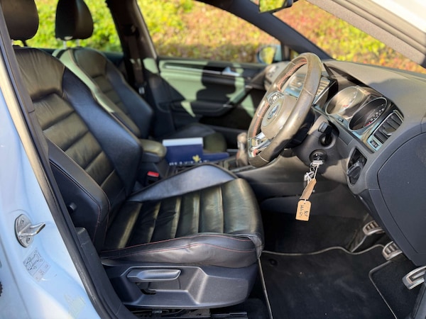 Used Volkswagen Golf 2014 for sale - 76205824: Photo 32