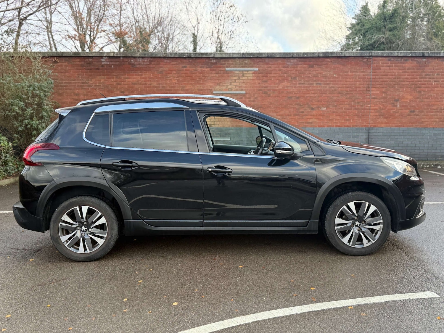 Used Peugeot 2008 2016 for sale - 77148003: Photo 11