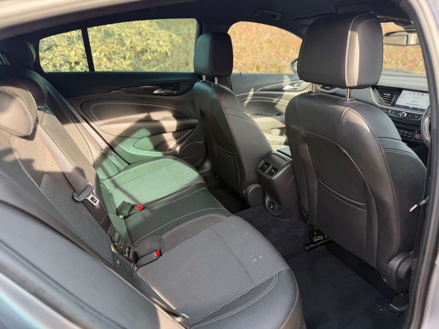 Used Vauxhall Insignia 2017 for sale - 77557354: Photo 8