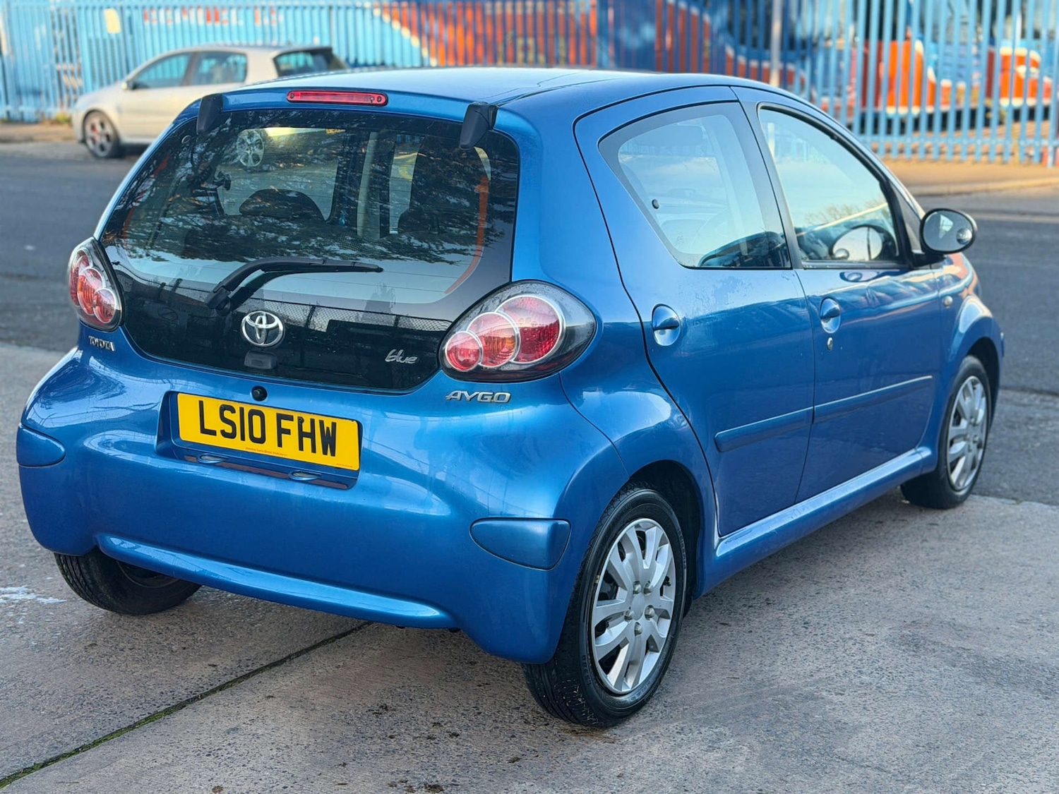 Used Toyota AYGO 2010 for sale - 77148016: Photo 2