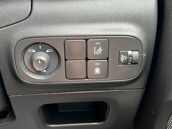 Used Citroen C3 2018 for sale - 75654594: Photo 43