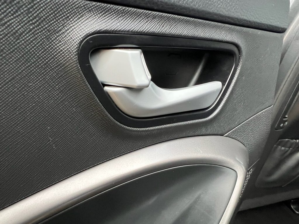 Used Hyundai Santa Fe 2014 for sale - 77287904: Photo 25