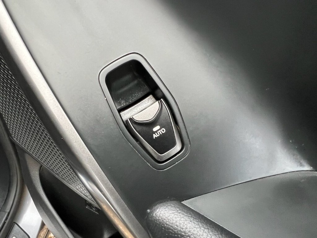 Used Hyundai Santa Fe 2014 for sale - 77287904: Photo 28