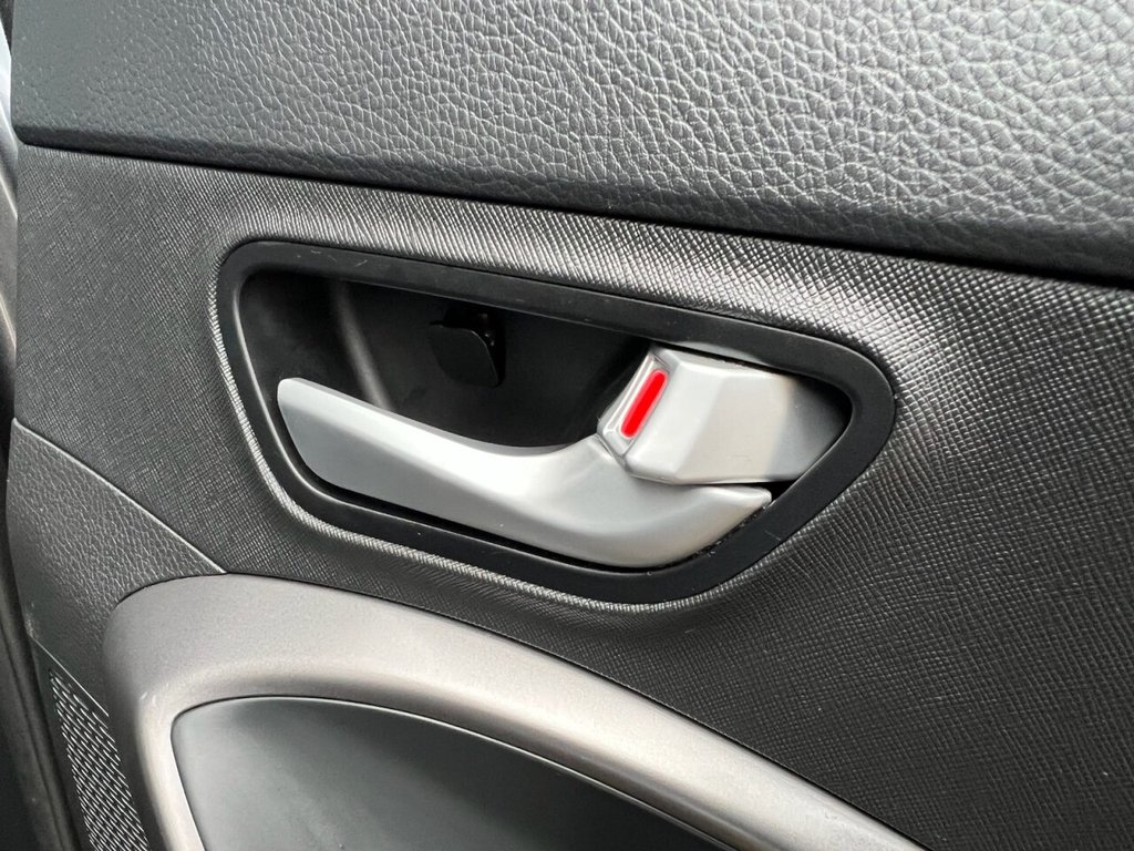 Used Hyundai Santa Fe 2014 for sale - 77287904: Photo 29