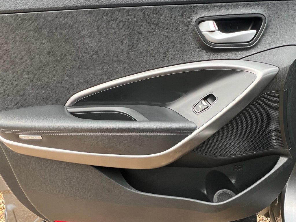 Used Hyundai Santa Fe 2014 for sale - 77287904: Photo 31