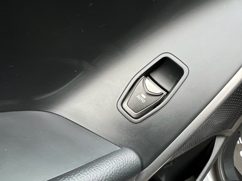 Used Hyundai Santa Fe 2014 for sale - 77287904: Photo 32