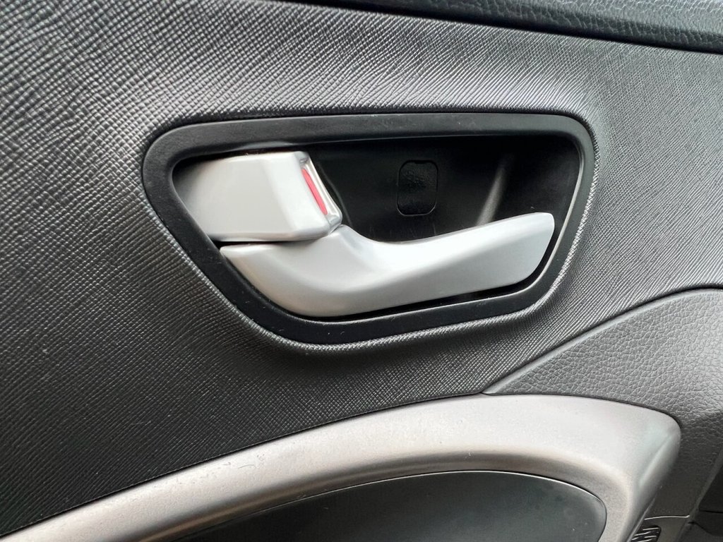 Used Hyundai Santa Fe 2014 for sale - 77287904: Photo 33