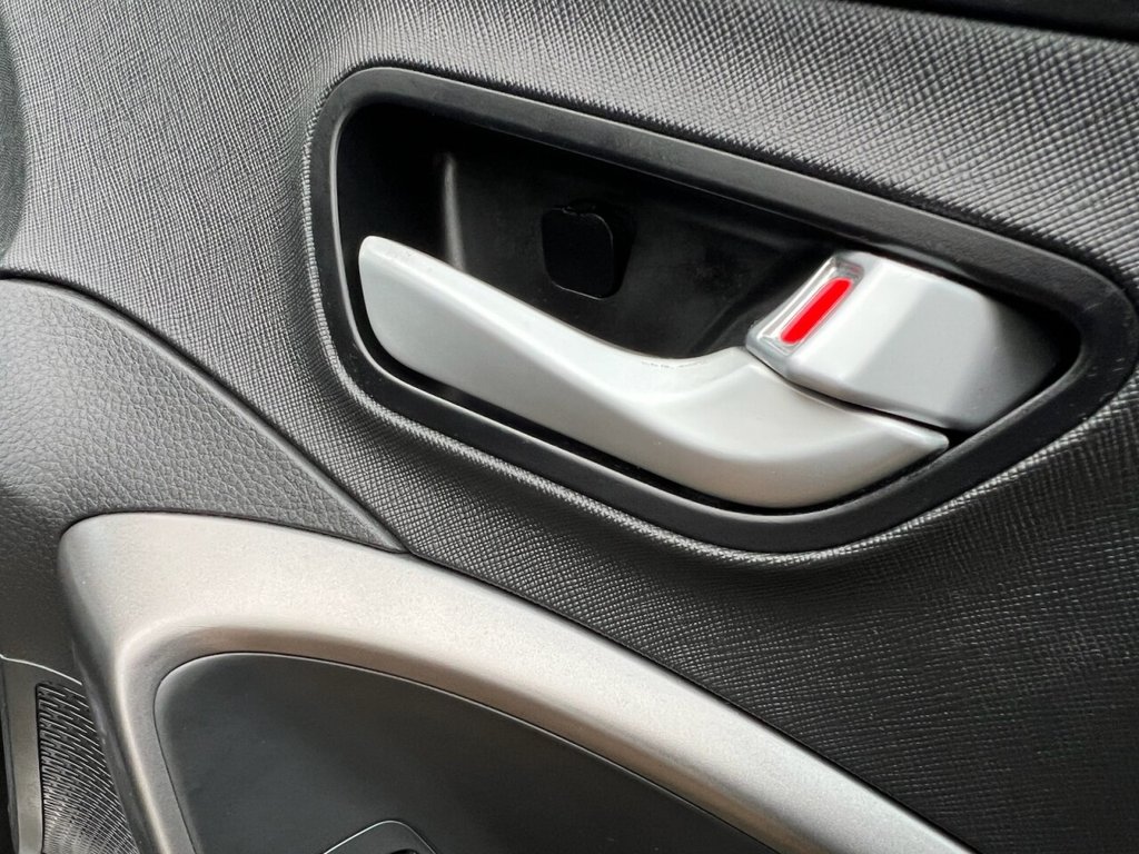 Used Hyundai Santa Fe 2014 for sale - 77287904: Photo 39