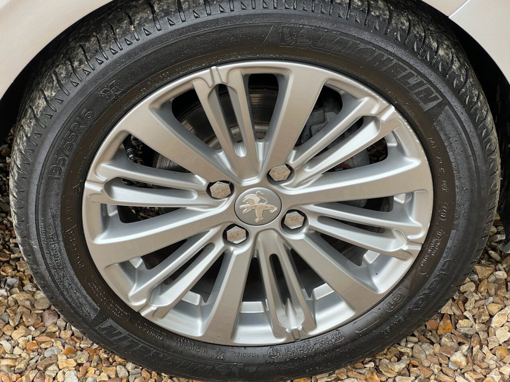 Used Peugeot 208 2018 for sale - 76203216: Photo 12