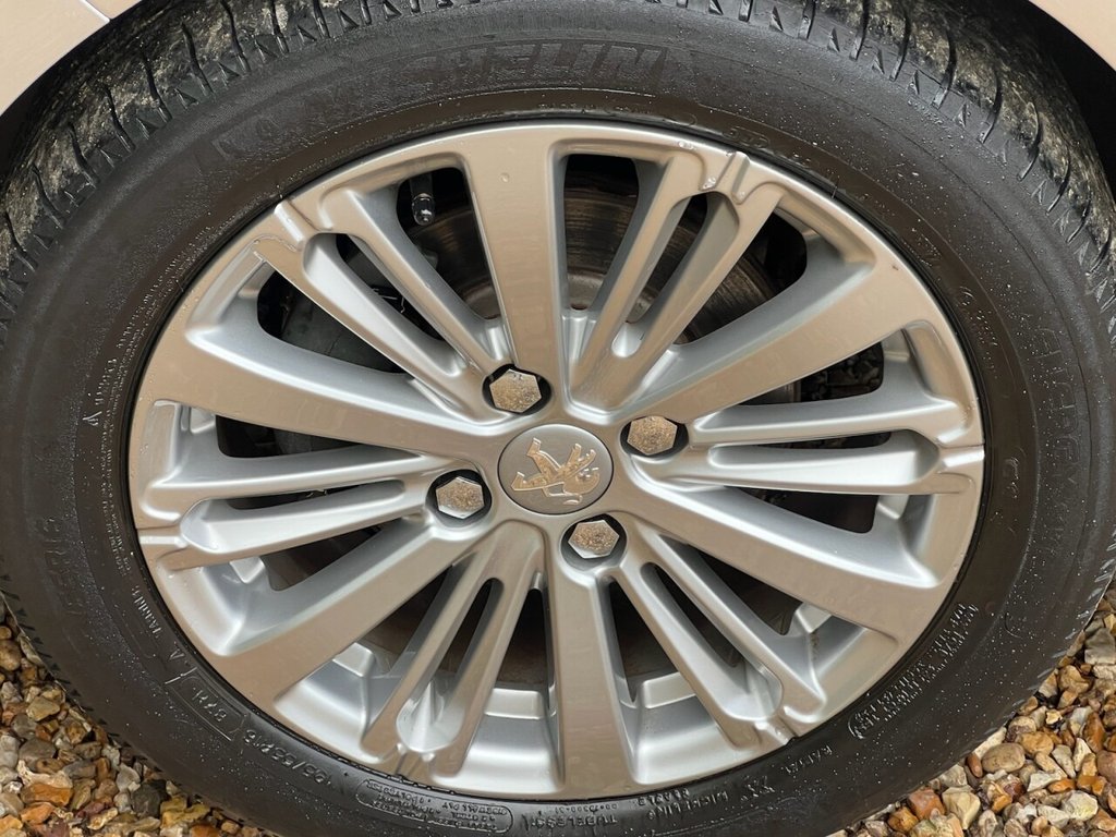 Used Peugeot 208 2018 for sale - 76203216: Photo 13