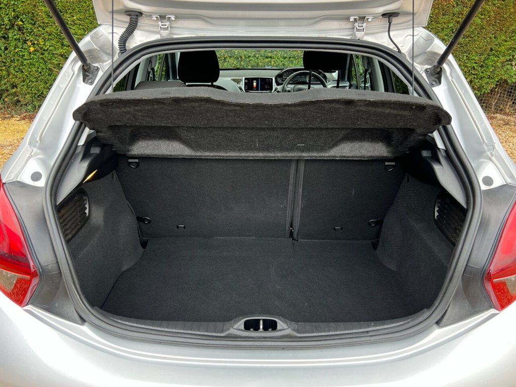 Used Peugeot 208 2018 for sale - 76203216: Photo 17