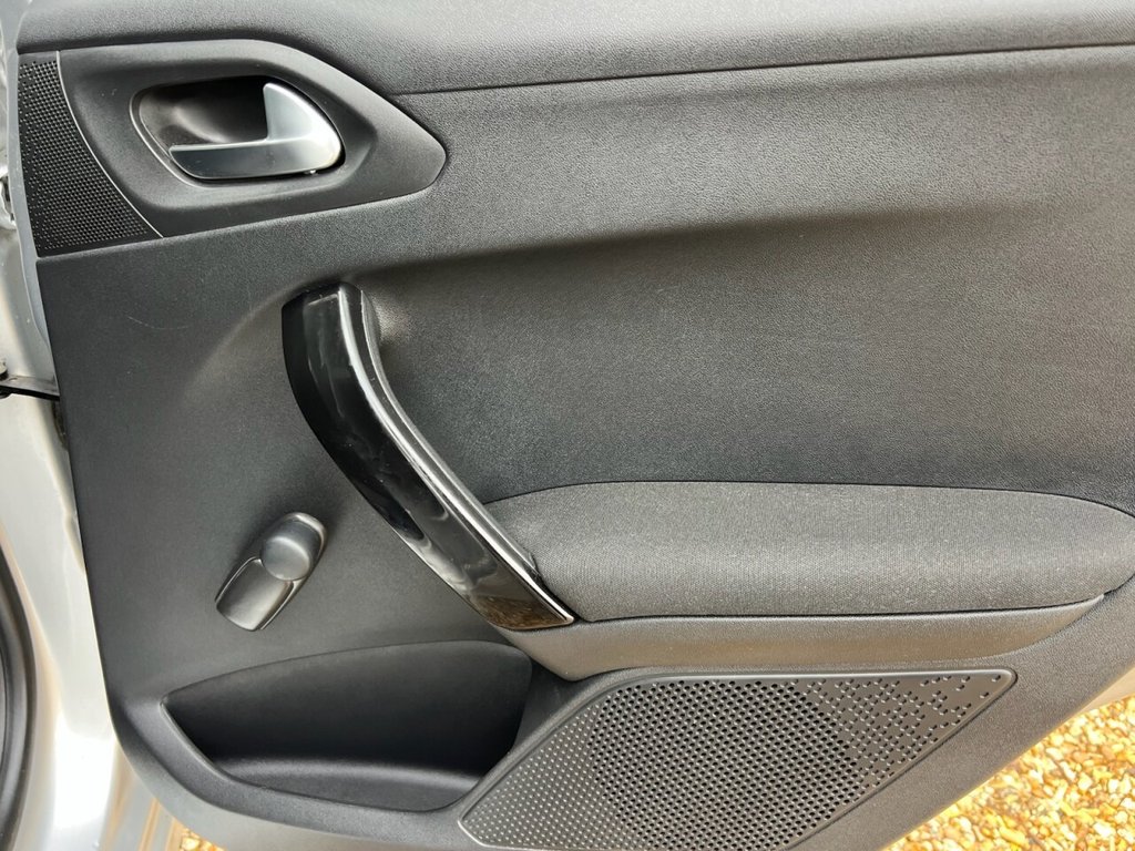 Used Peugeot 208 2018 for sale - 76203216: Photo 23