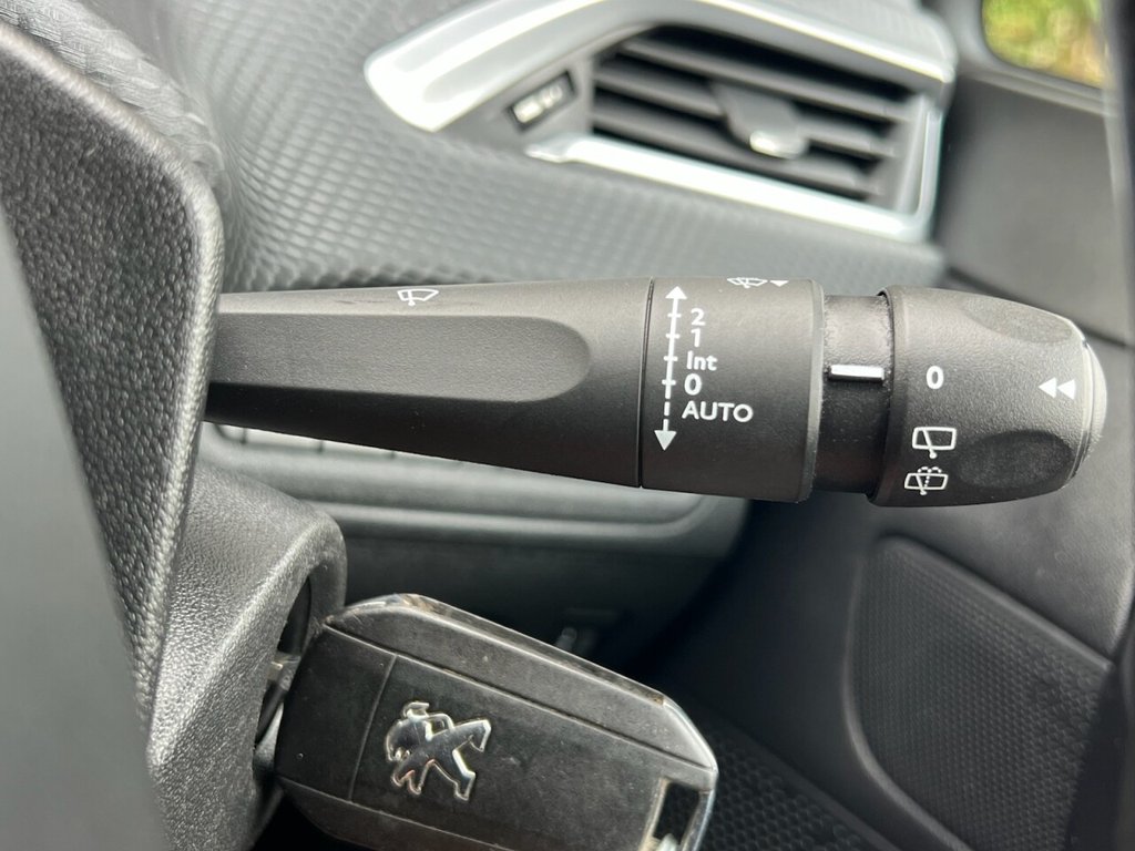 Used Peugeot 208 2018 for sale - 76203216: Photo 40