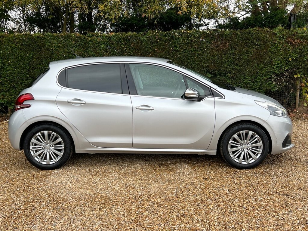 Used Peugeot 208 2018 for sale - 76203216: Photo 5