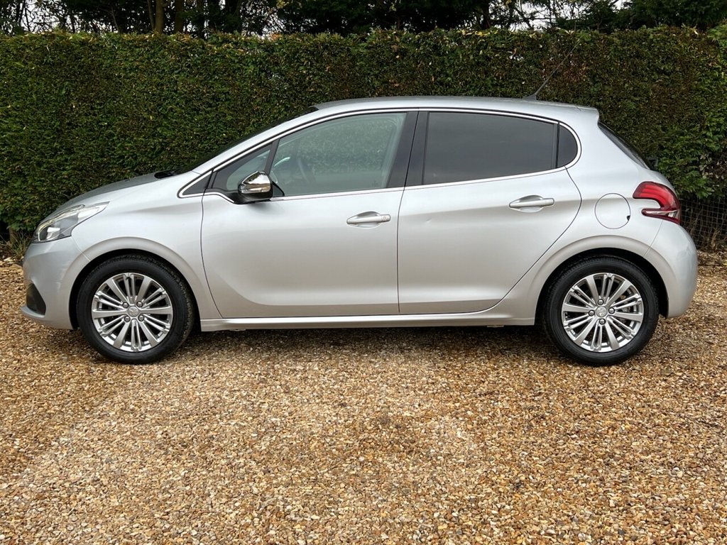 Used Peugeot 208 2018 for sale - 76203216: Photo 6