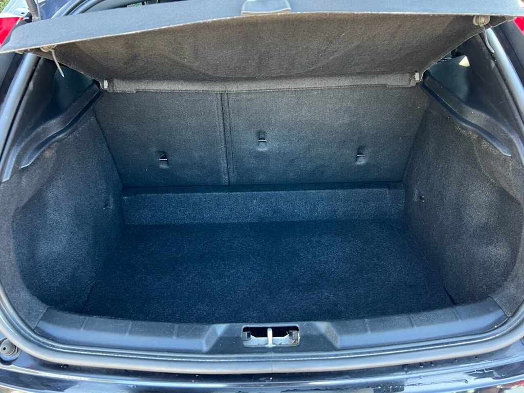 Used Volvo V40 2018 for sale - 77609027: Photo 17