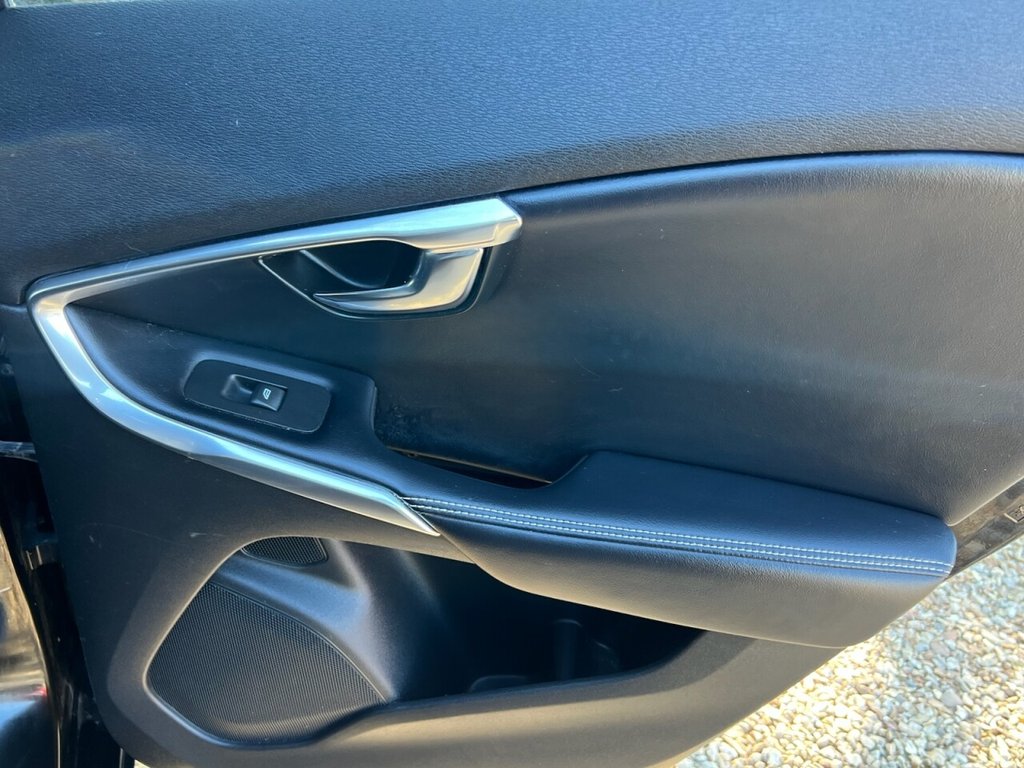 Used Volvo V40 2018 for sale - 77609027: Photo 24