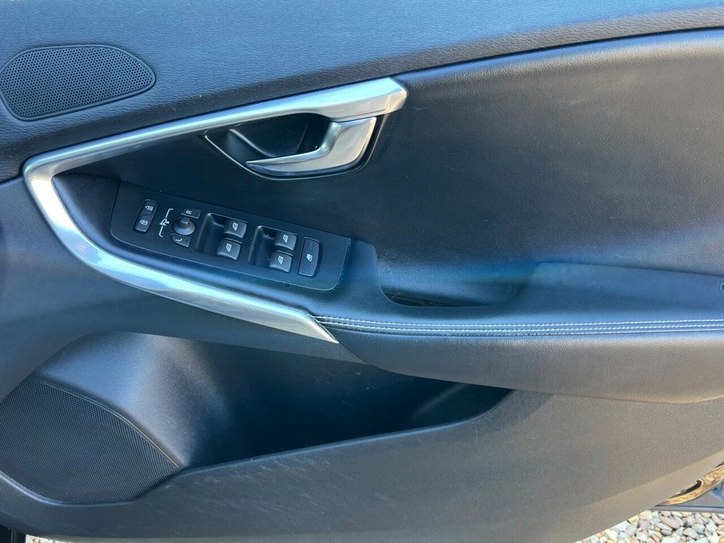 Used Volvo V40 2018 for sale - 77609027: Photo 32