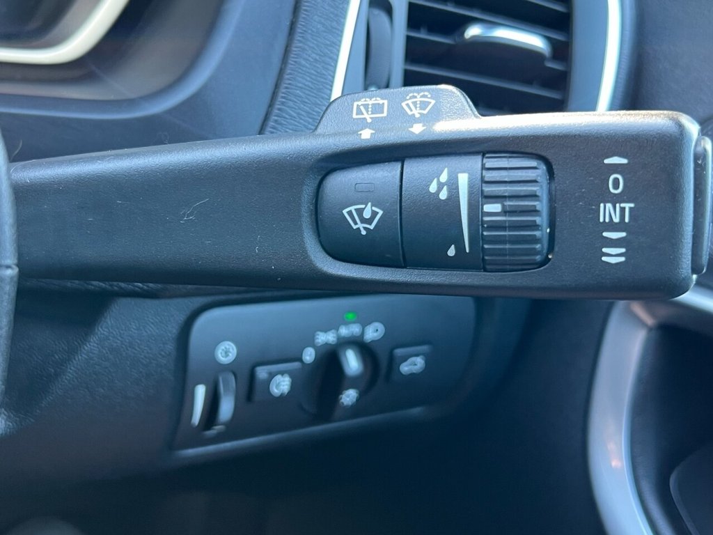 Used Volvo V40 2018 for sale - 77609027: Photo 41