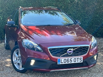 Used Volvo V40 Cross Country 2015 for sale - 76056961: Photo