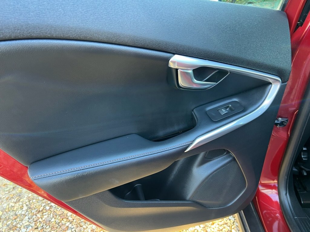 Used Volvo V40 Cross Country 2015 for sale - 76056961: Photo 21
