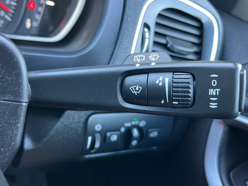 Used Volvo V40 Cross Country 2015 for sale - 76056961: Photo 39