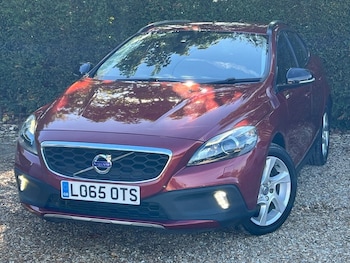 Used Volvo V40 Cross Country 2015 for sale - 76056961: Photo