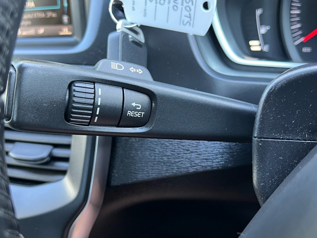 Used Volvo V40 Cross Country 2015 for sale - 76056961: Photo 40
