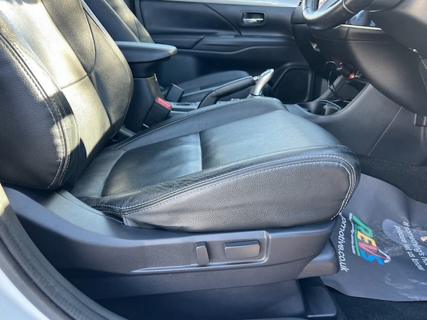Used Mitsubishi Outlander 2014 for sale - 76068807: Photo 32
