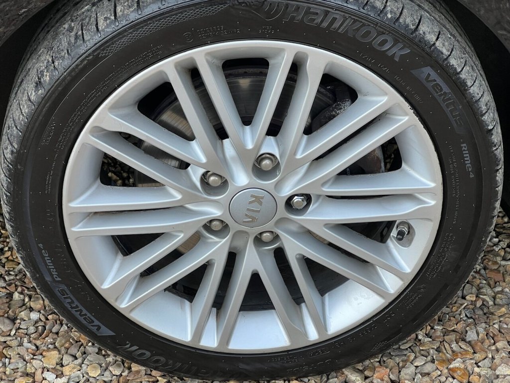 Used Kia Carens 2017 for sale - 76985725: Photo 12