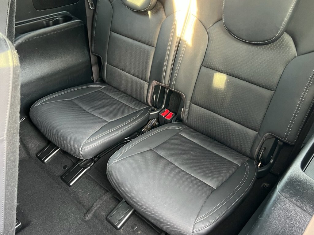 Used Kia Carens 2017 for sale - 76985725: Photo 19