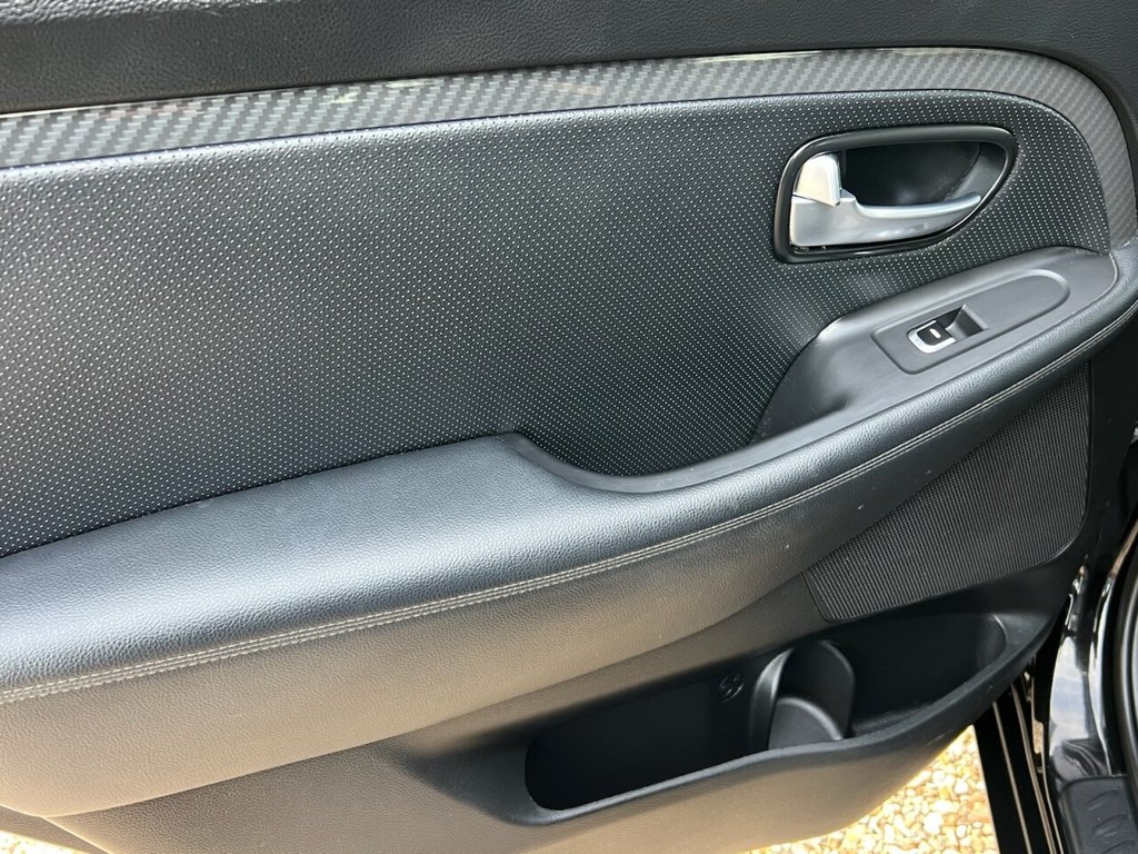 Used Kia Carens 2017 for sale - 76985725: Photo 21