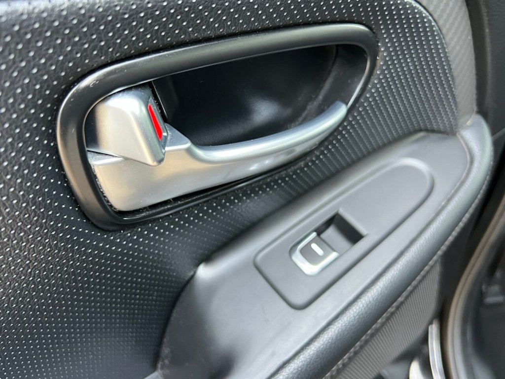 Used Kia Carens 2017 for sale - 76985725: Photo 22