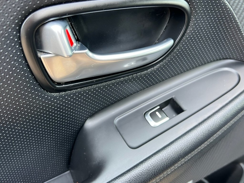 Used Kia Carens 2017 for sale - 76985725: Photo 29