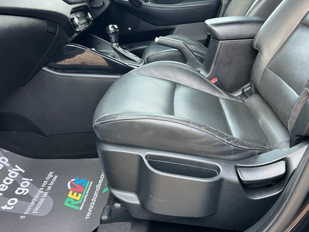 Used Kia Carens 2017 for sale - 76985725: Photo 30