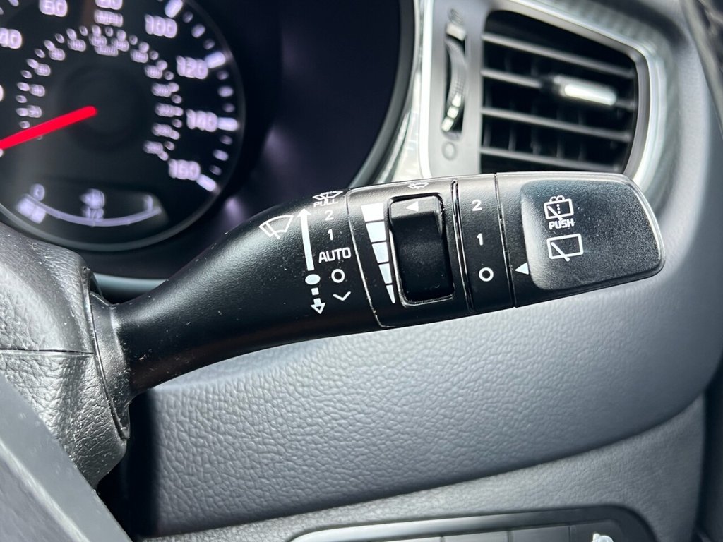 Used Kia Carens 2017 for sale - 76985725: Photo 42