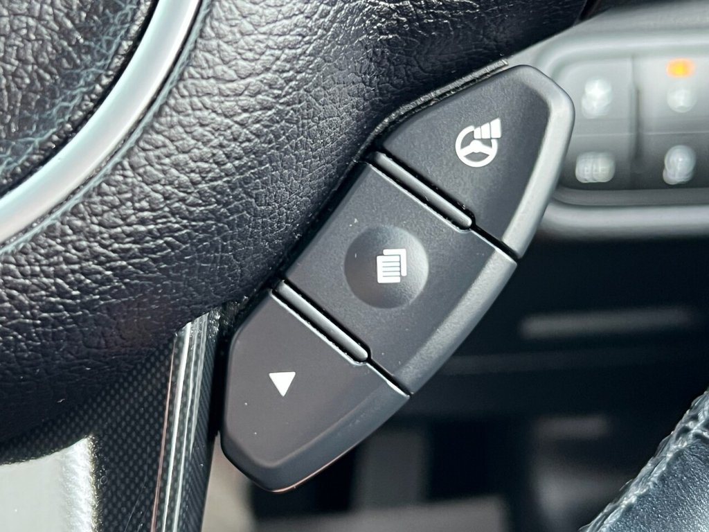 Used Kia Carens 2017 for sale - 76985725: Photo 47