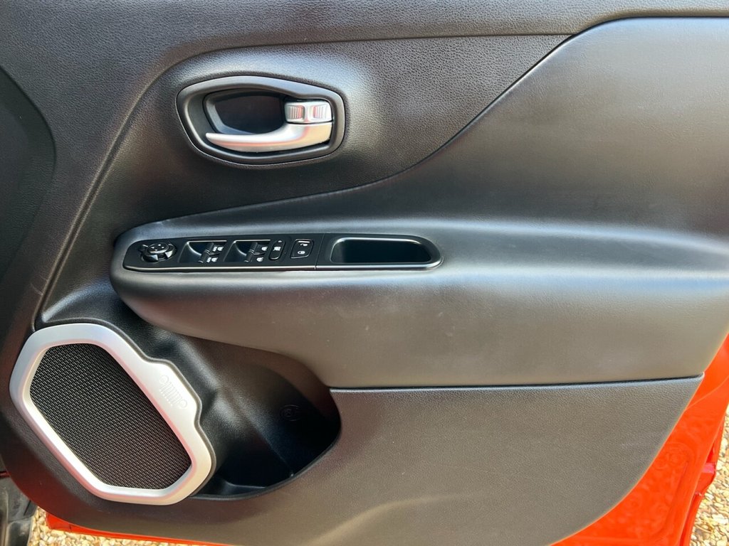 Used Jeep Renegade 2015 for sale - 76080758: Photo 30