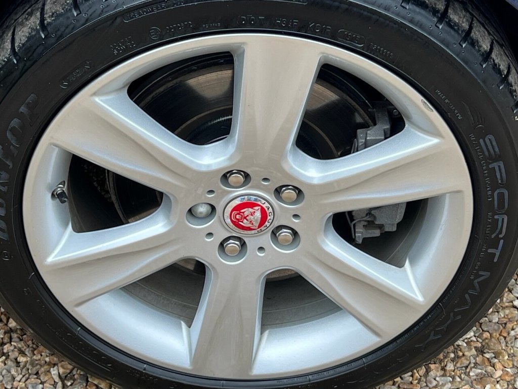 Used Jaguar XE 2015 for sale - 77780662: Photo 15