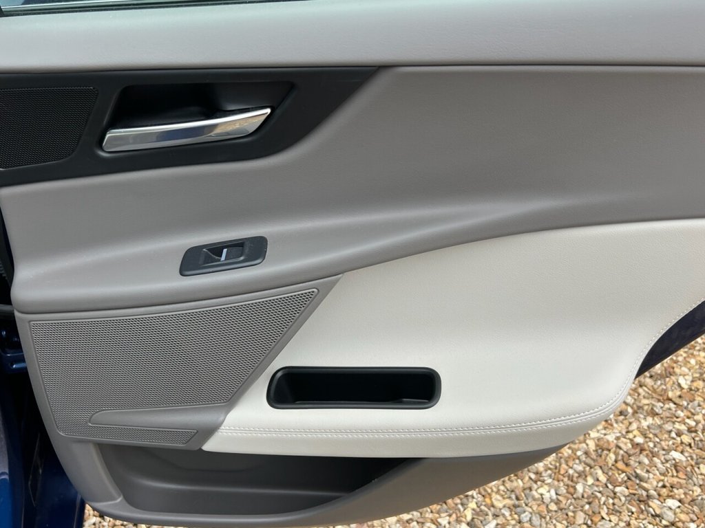 Used Jaguar XE 2015 for sale - 77780662: Photo 26