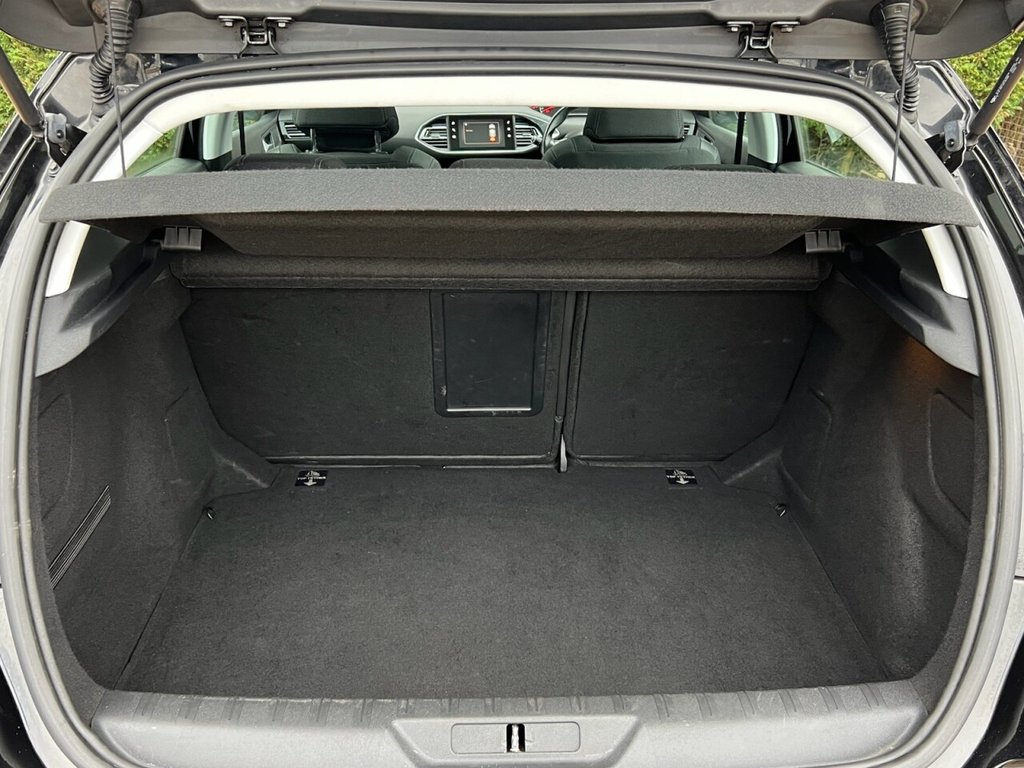 Used Peugeot 308 2018 for sale - 77212945: Photo 17